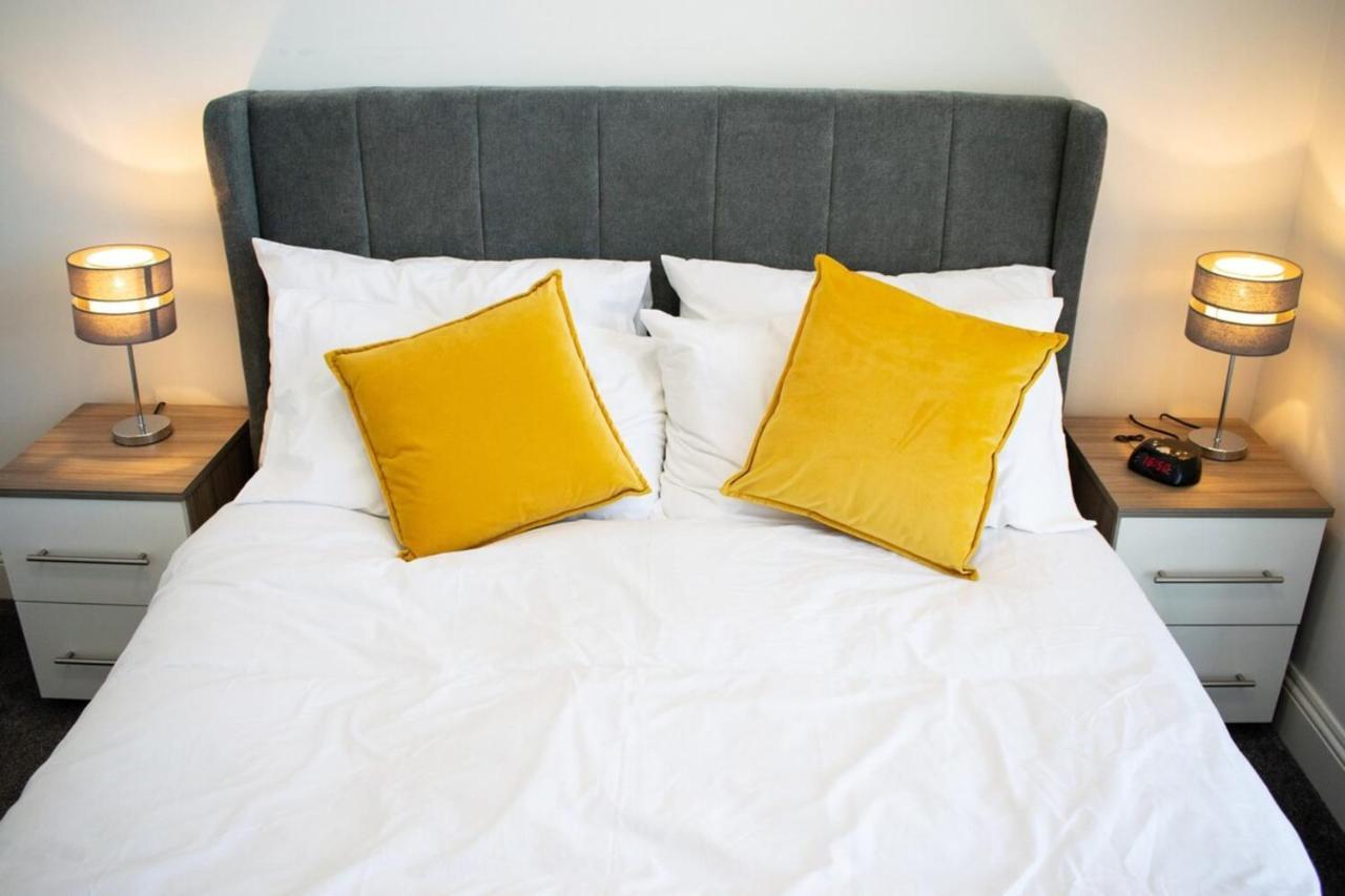 Beautifully Renovated Apartment -Central เอดินบะระ ภายนอก รูปภาพ