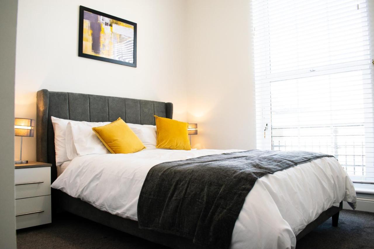 Beautifully Renovated Apartment -Central เอดินบะระ ภายนอก รูปภาพ