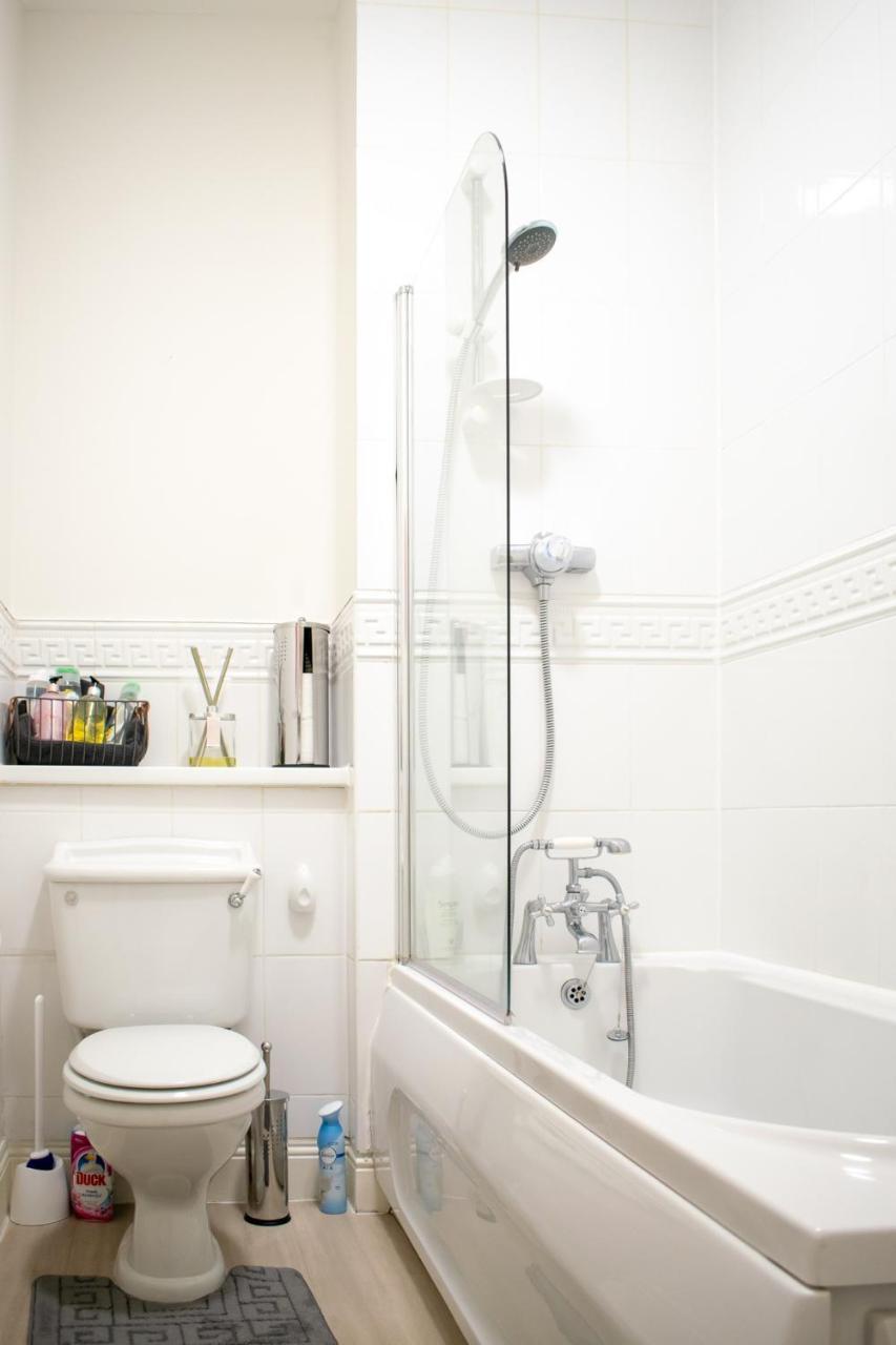 Beautifully Renovated Apartment -Central เอดินบะระ ภายนอก รูปภาพ