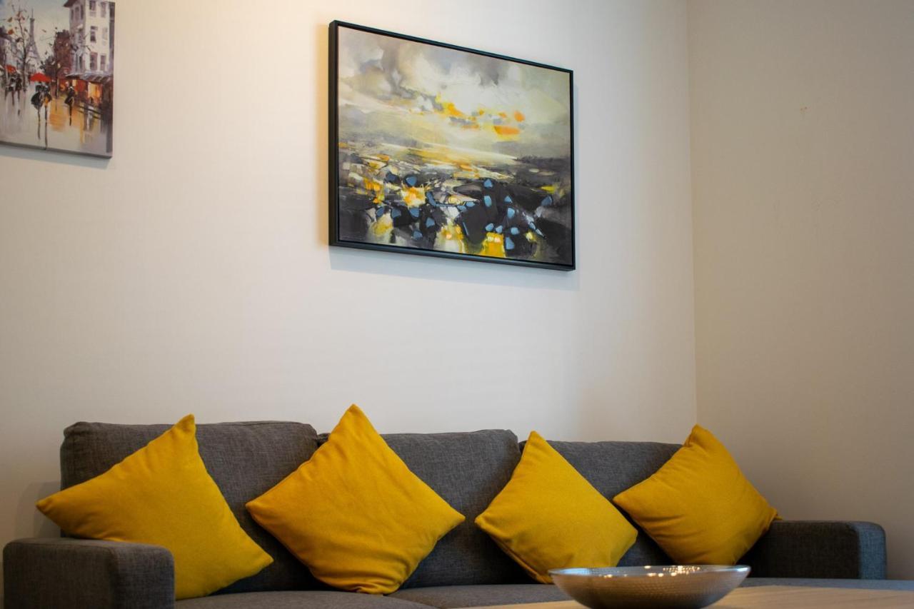 Beautifully Renovated Apartment -Central เอดินบะระ ภายนอก รูปภาพ