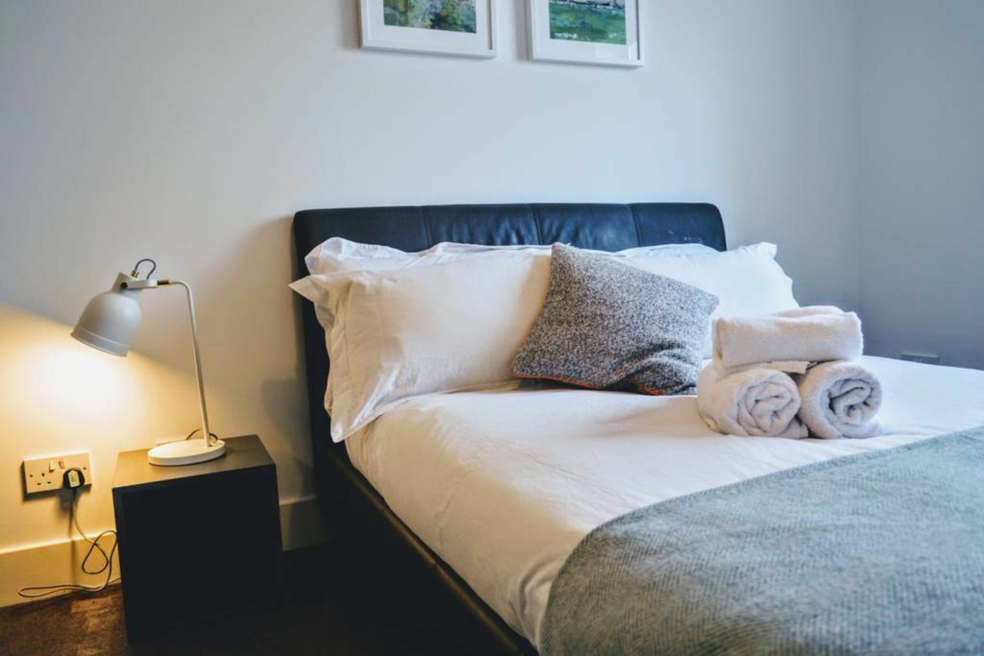 Beautifully Renovated Apartment -Central เอดินบะระ ภายนอก รูปภาพ